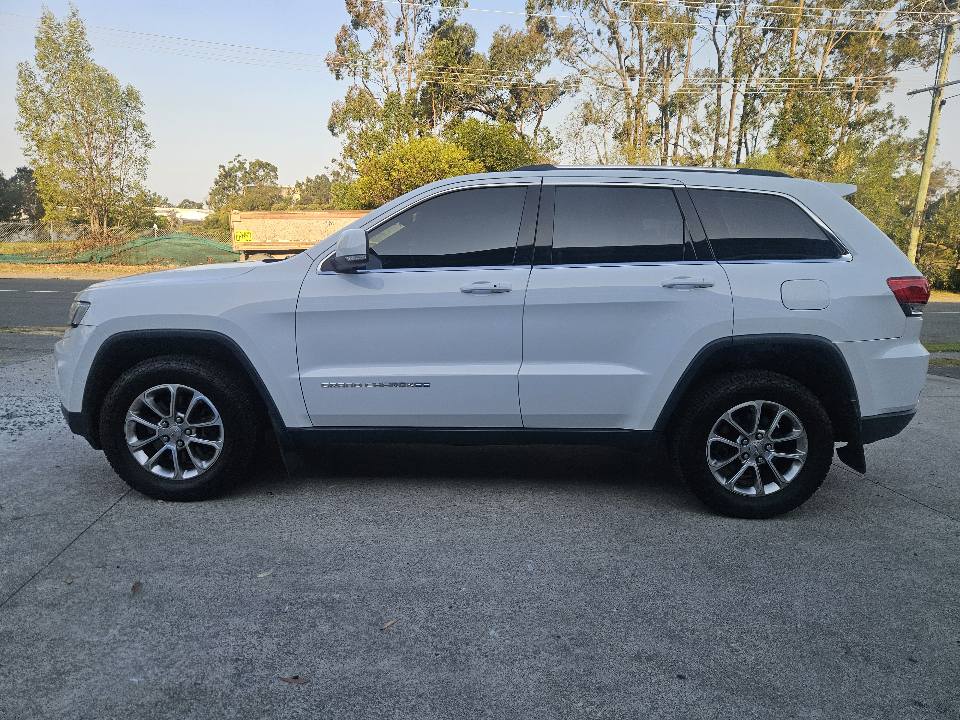 2013 jeep Grand cherokee laredo easy finance 5.jpg